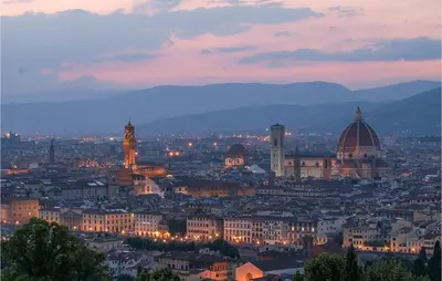 Vista generica su Firenze o vista sulla città dall'interno dell'appartamento