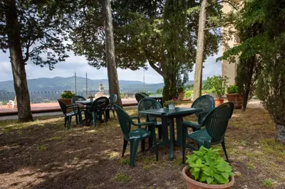 Paesaggio naturale nelle vicinanze della villa