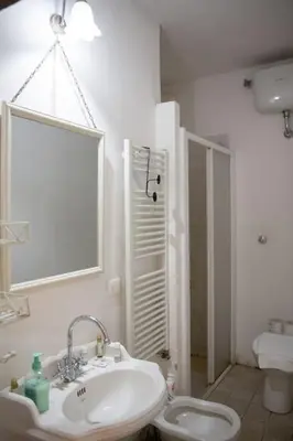 Bagno di Elegant Apartment Outside ZTL & 10min from Center