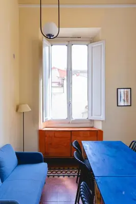Area soggiorno di Comfy Big Apartment Outside ZTL