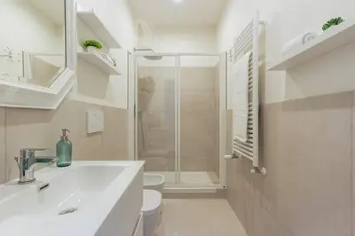 Bagno di Borgo Pinti's Duplex Apartment
