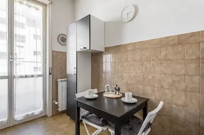 Cucina o angolo cottura di GuestHost - Florence Modern & Bright Apartment!