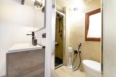 Bagno di La noce quiet place next to lively San Lorenzo