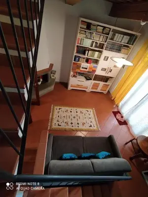 Biblioteca nella casa vacanze