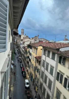 Vista generica su Firenze o vista sulla città dall'interno dell'appartamento
