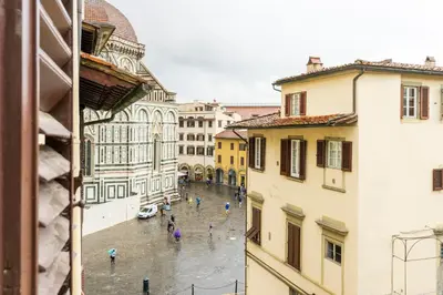 Vista generica su Firenze o vista sulla città dall'interno dell'appartamento