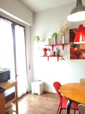 Area soggiorno di Firenze homeaway - Pape's cozy apartment, near Airport - 14 min from city center-10 minutes walk from the Baker Hughes