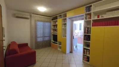 Biblioteca nell'appartamento